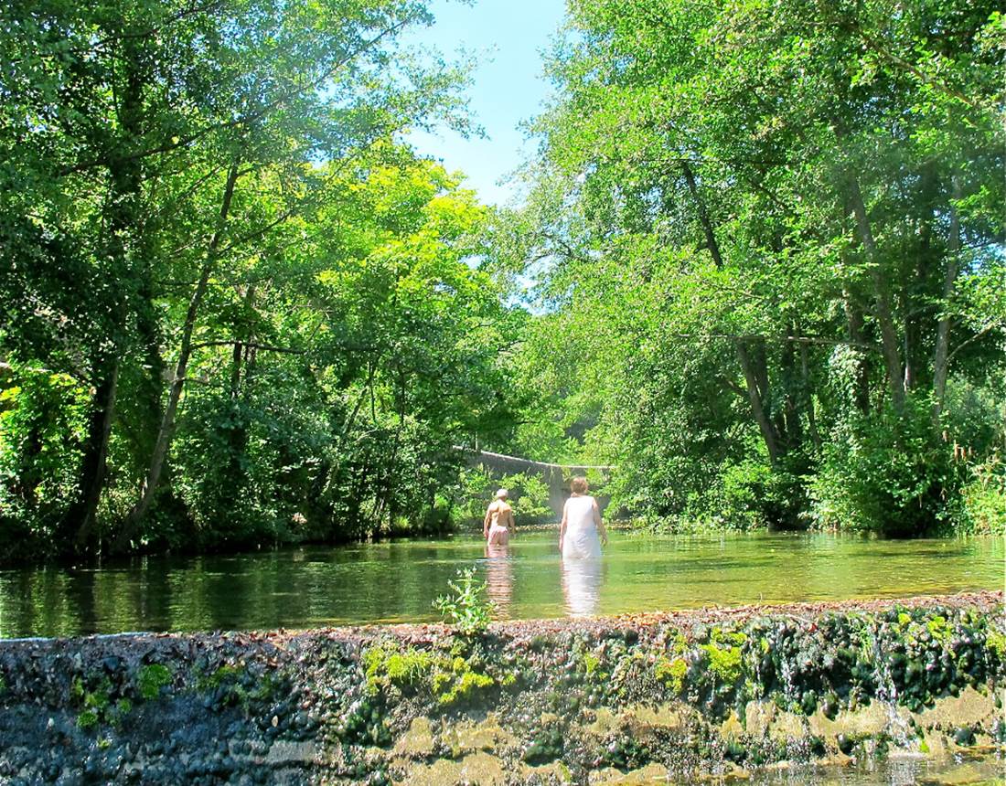 marcher dans la rivie`re